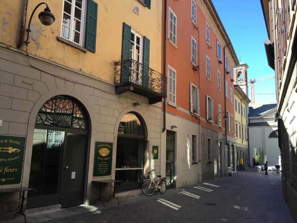 Ancient Courtyard Bonanomi 2 Bedroom Apartment Como Exterior foto